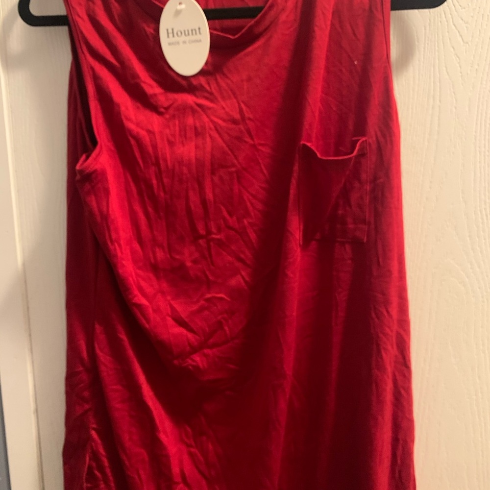 Dark red pocket tank